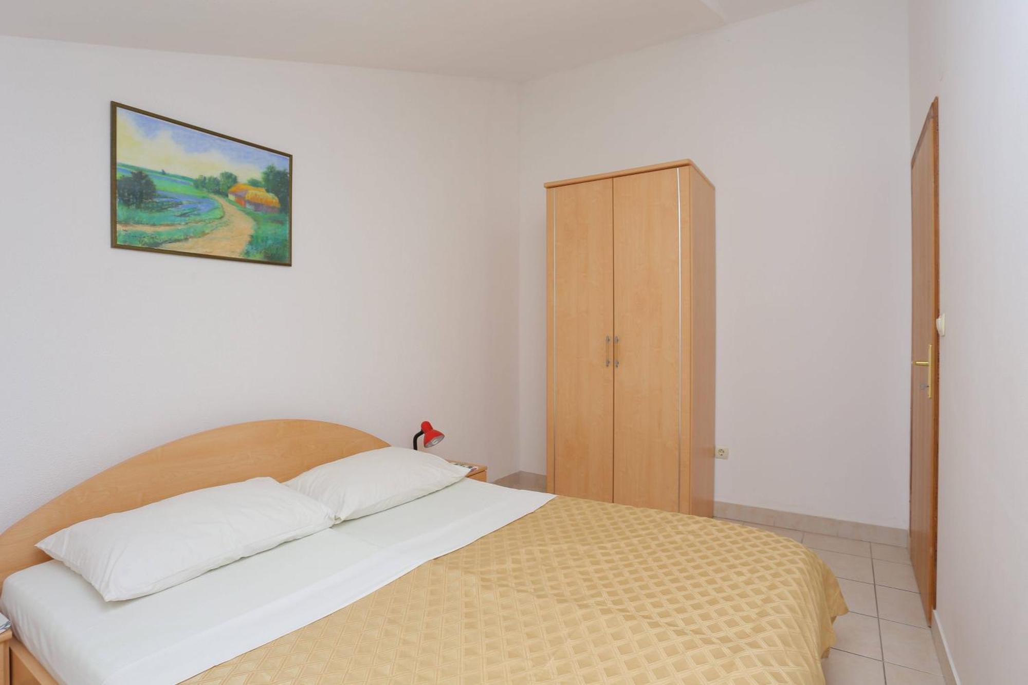 טרוגיר Family Friendly Apartments With A Swimming Pool Businci, Ciovo - 11232 חדר תמונה