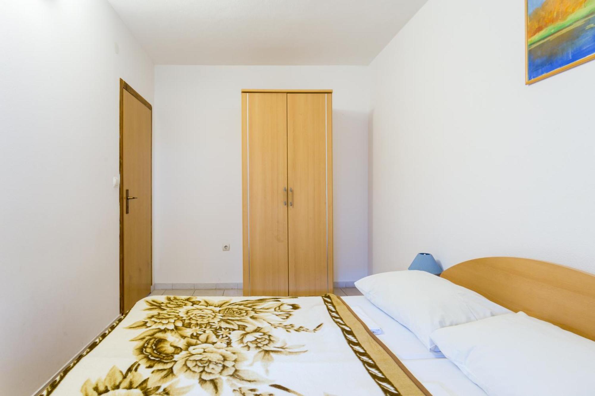 טרוגיר Family Friendly Apartments With A Swimming Pool Businci, Ciovo - 11232 חדר תמונה