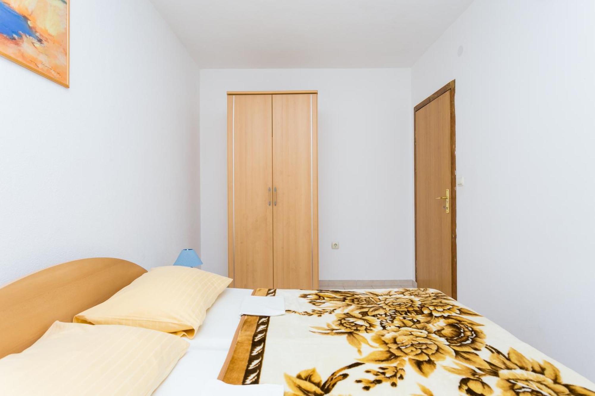טרוגיר Family Friendly Apartments With A Swimming Pool Businci, Ciovo - 11232 חדר תמונה
