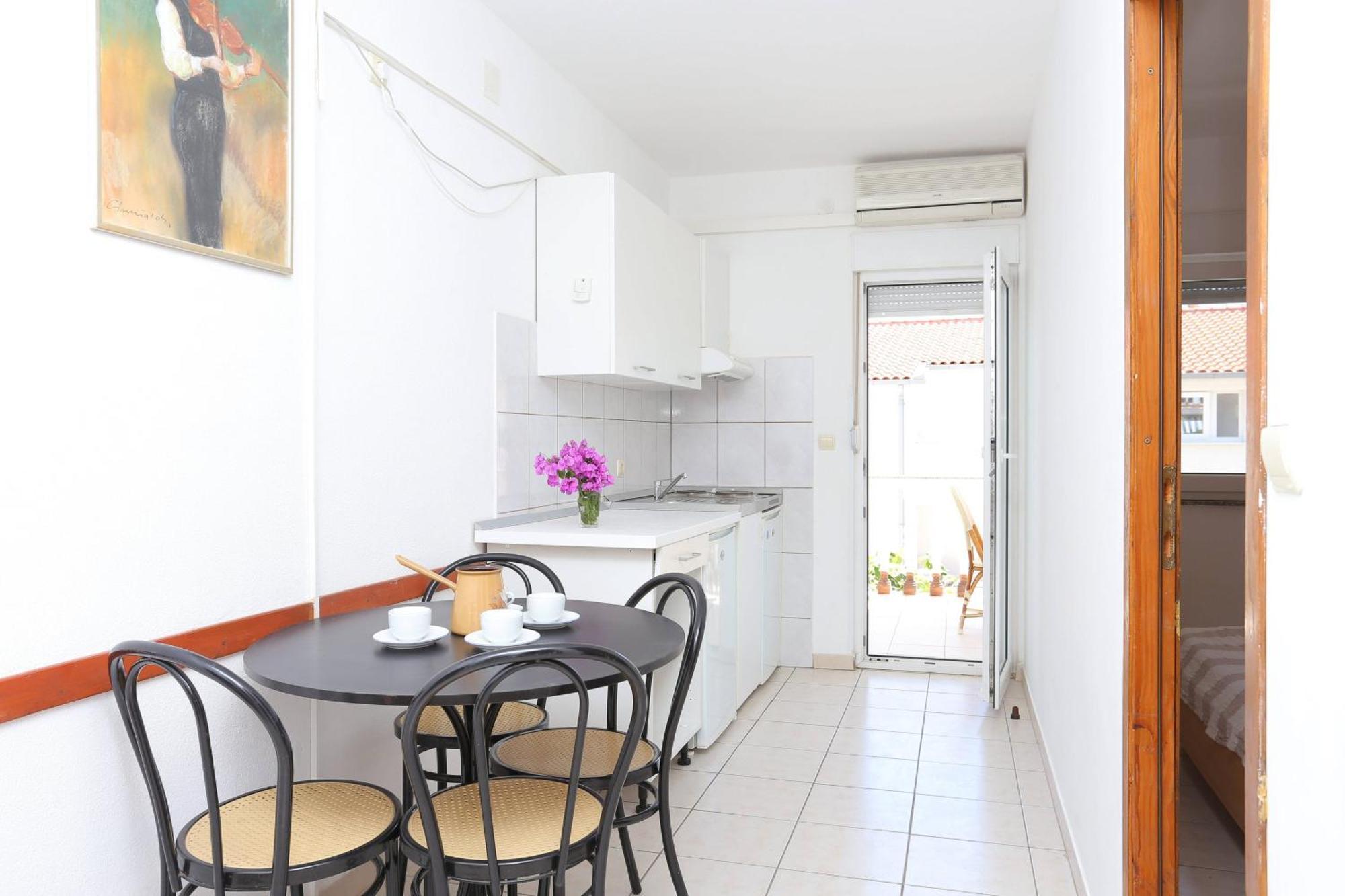טרוגיר Family Friendly Apartments With A Swimming Pool Businci, Ciovo - 11232 מראה חיצוני תמונה